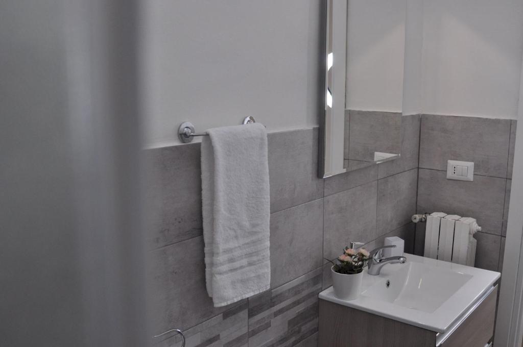 10 secondo bagno roma colosseo